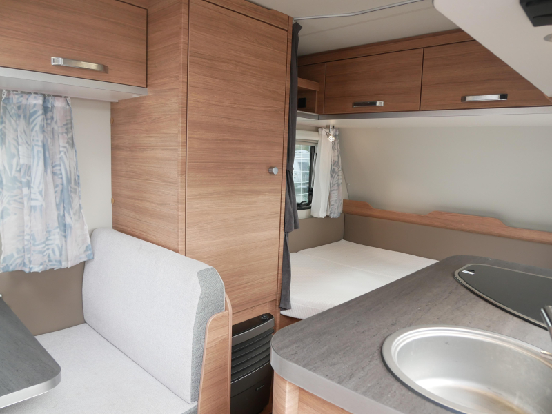 Weinsberg CaraOne 390 QD Incl. voortent  foto: 4