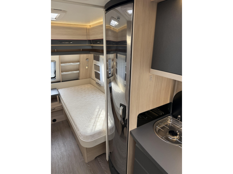 Hobby De Luxe Edition 495 UL 2 BEDDEN MOVER LUIFEL TOP  foto: 15
