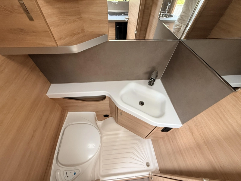 Knaus Sudwind 60 Years 460 EU Enkele bedden MoverLuifel  foto: 8