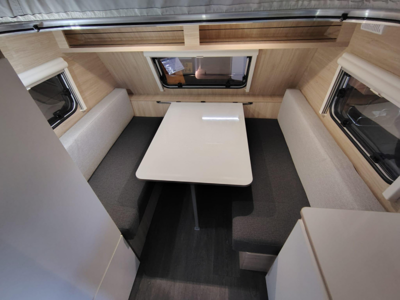 Trigano Mini Freestyle 290 nieuwstaat, mover, luifel  foto: 6