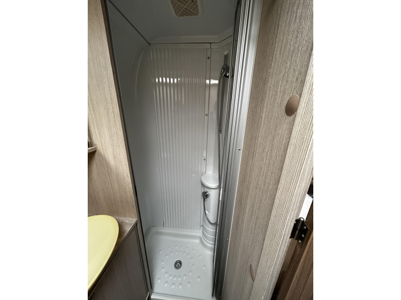 Bürstner Nexxo 580 T Hefbed/2015/5.8M/Euro-5  foto: 12