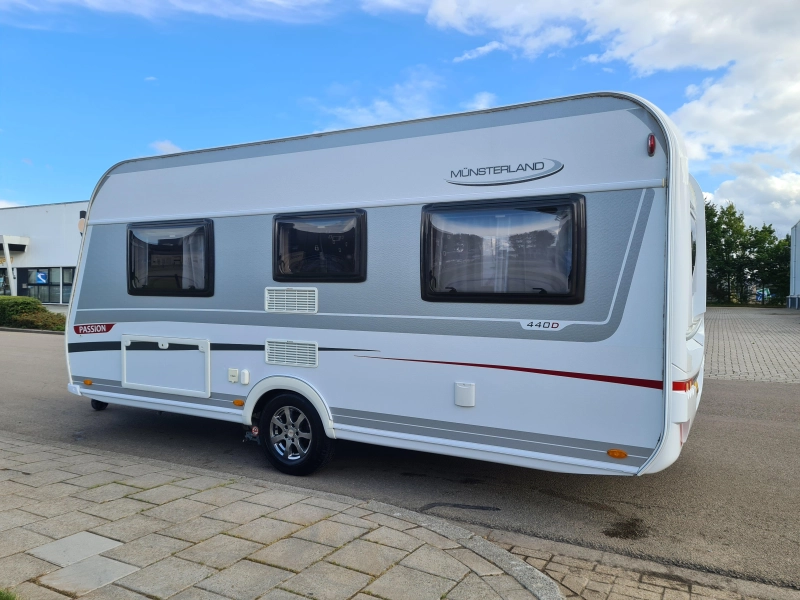 LMC Passion 440 D Voortent en mover  foto: 4