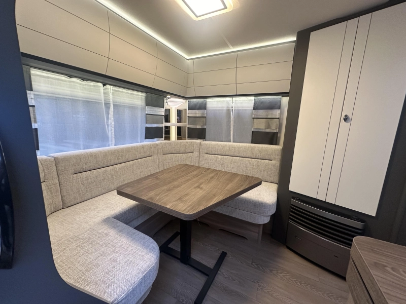 Hobby Excellent Edition 495 UL Nieuw | Actie model 2025 