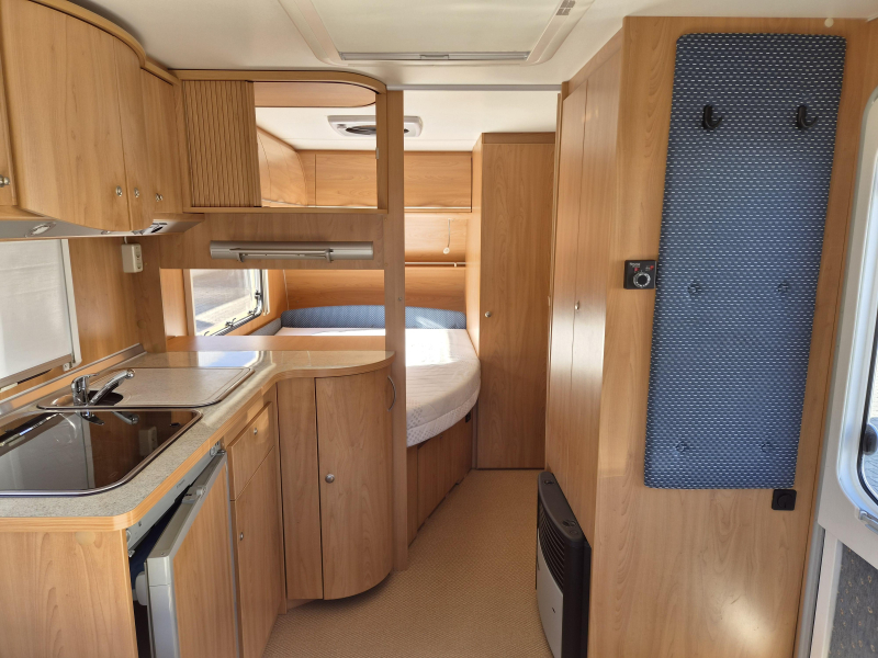 Bürstner Ventana 460 TS Mover-Luifel met voorwand  foto: 3