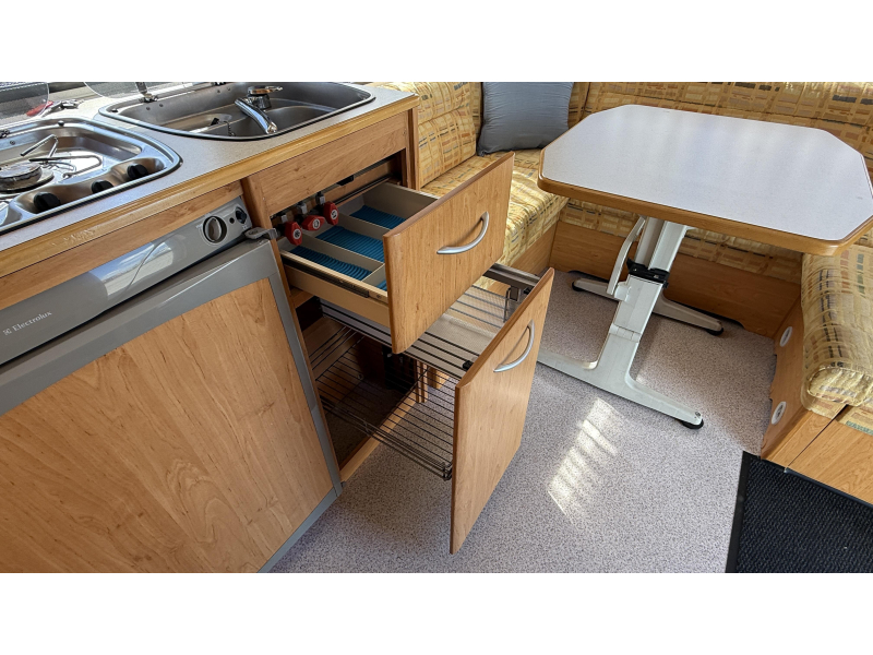 Knaus Blue Line 450 TF frans bed rondzit toilet  foto: 8