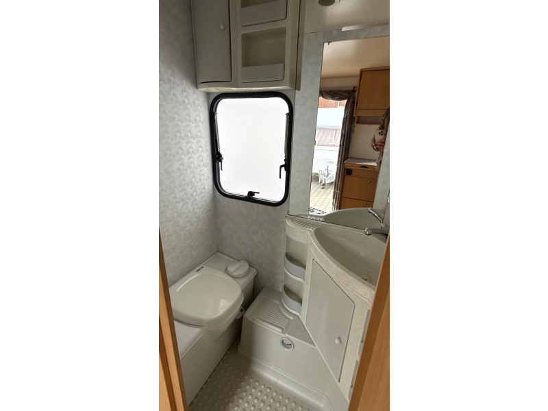 Adria Altea 461 DB 2x zit stapelbed toilet  foto: 5
