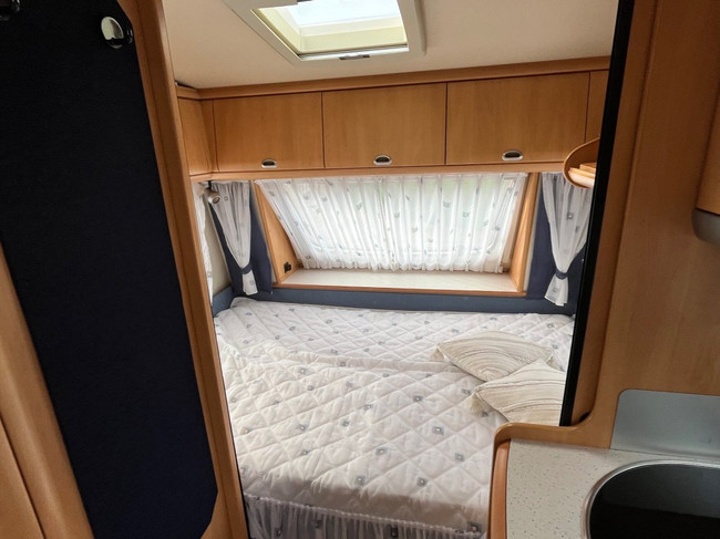Hobby 450 Uf Rondzit, vast bed , nette staat foto: 6
