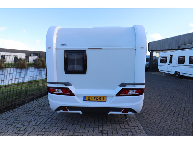 Hobby De Luxe 400 SFE Mover / Voortent foto: 2