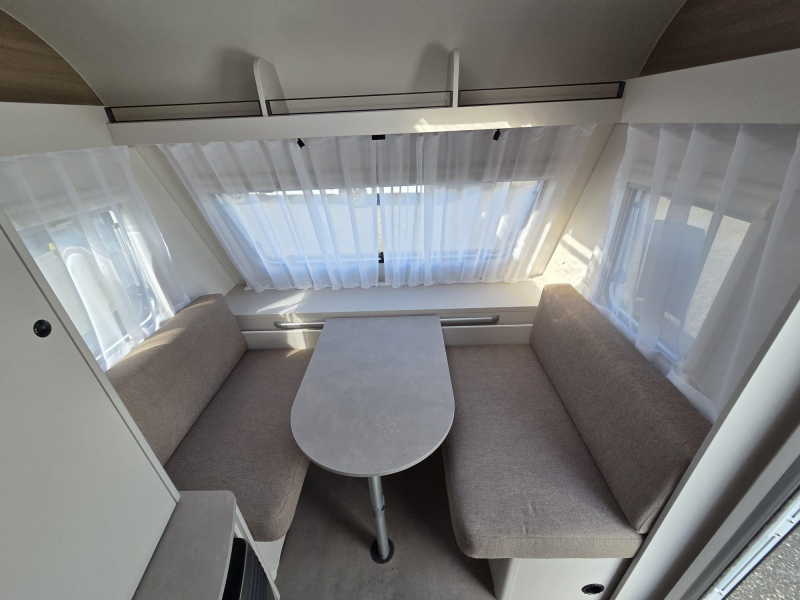 LMC Sassino 460 E Lengtebedden  foto: 11