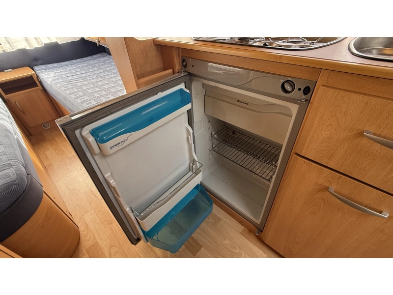 Knaus Sudwind 500 EU enkele bedden rondzit  foto: 8