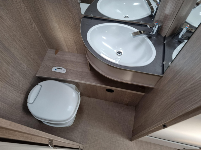 Bürstner Premio Life 490 TK Gratis Mover!  foto: 13