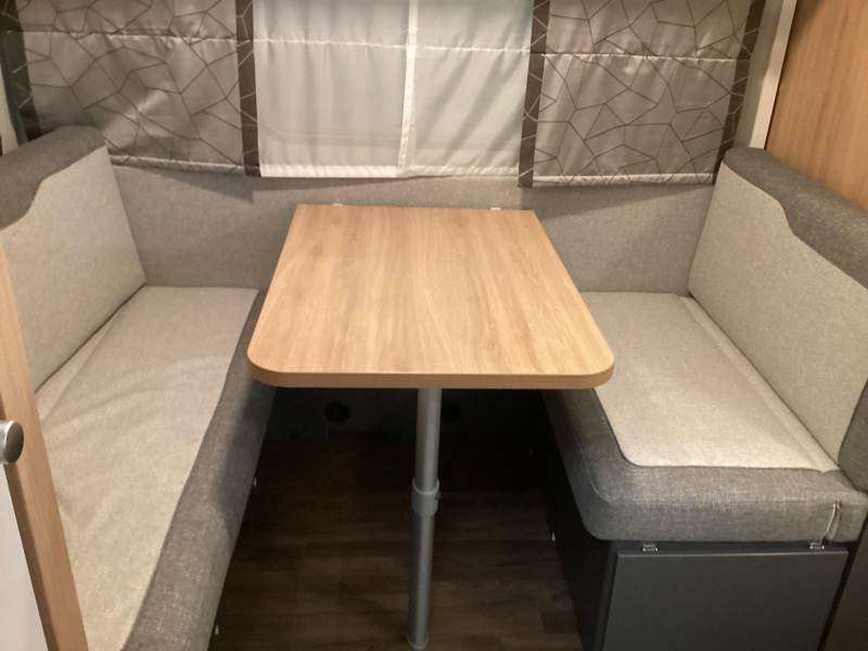 Knaus Sport 420 QD dwarsbed  foto: 2