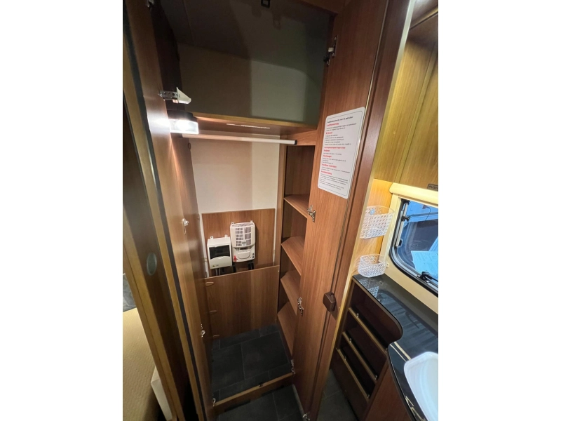 Dethleffs Nomad 520 RET Lengtebedden,Mover, Airco  foto: 19