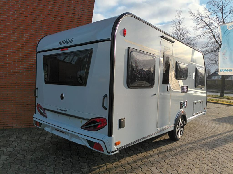 Knaus Sudwind Black Selection 460 EU  foto: 10