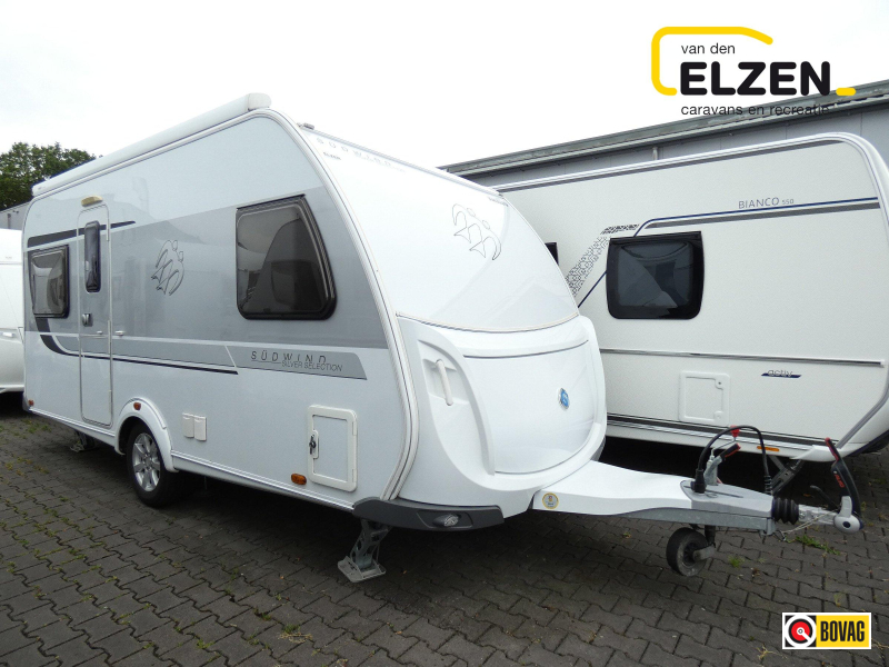 Knaus Sudwind Silver Selection 450 FU Mover, E&P levelsysteem  hoofdfoto: 1