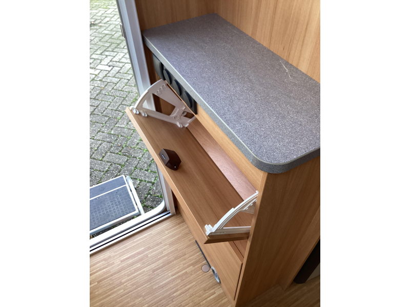 Dethleffs Camper 450 DB voortent  foto: 17
