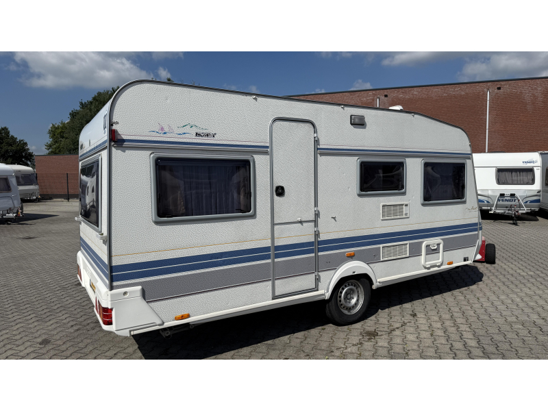Hobby Excellent 470 rondzit bed toilet  foto: 12
