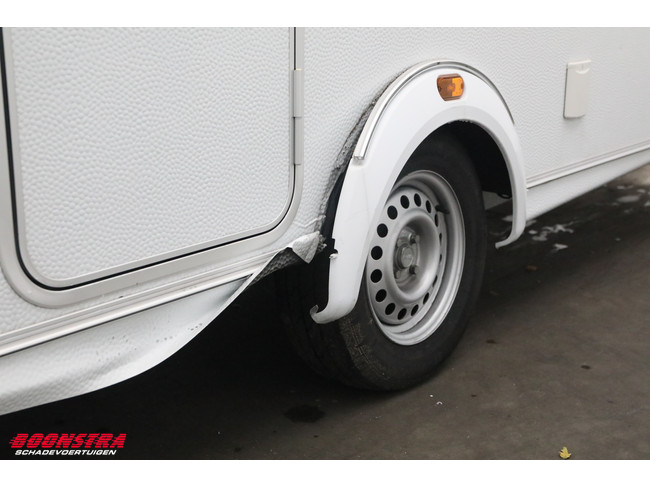 Knaus Sport 450 FU Middenkeuken Rondzit foto: 10