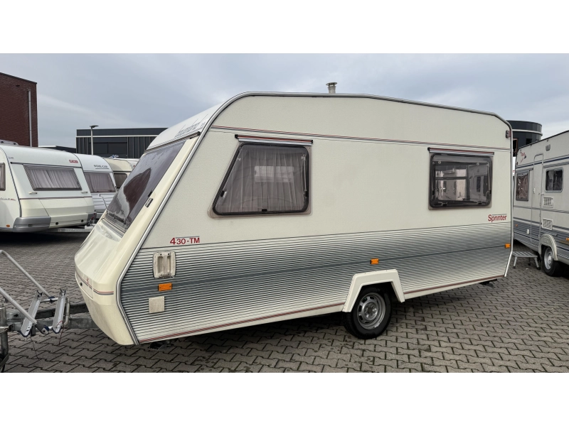 Beyerland Sprinter 430 TM treinzit vast bed toilet  foto: 13
