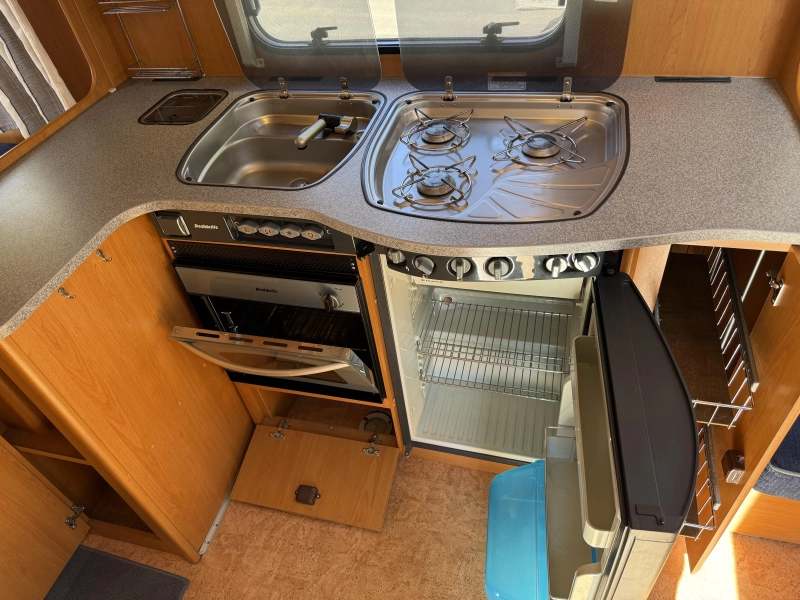 Dethleffs Lifestyle 500 DB FRANSBED RONDZIT TENT TOP  foto: 11