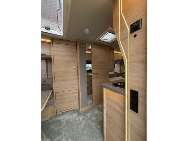 Knaus Sudwind 60 Years 500 EU Incl. Mover en Luifel  foto: 12