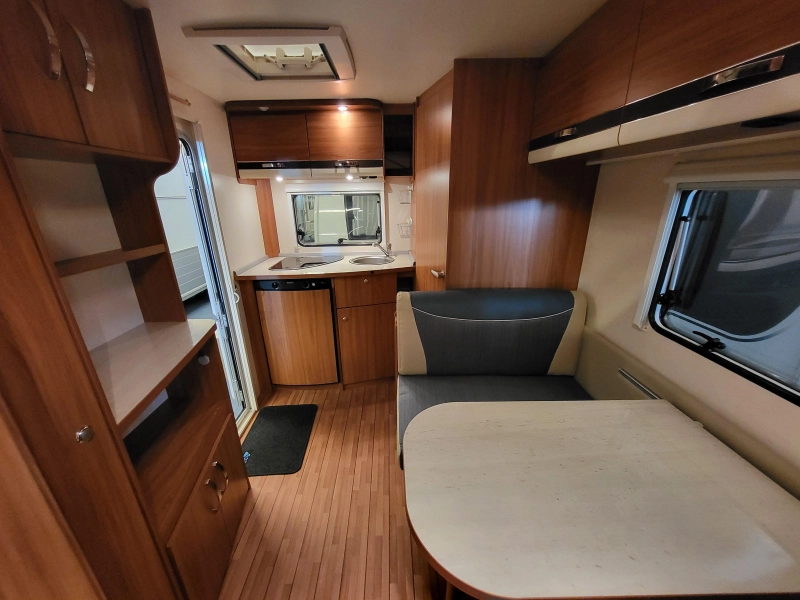 Weinsberg CaraOne 420 QD met Unico Verona  foto: 6
