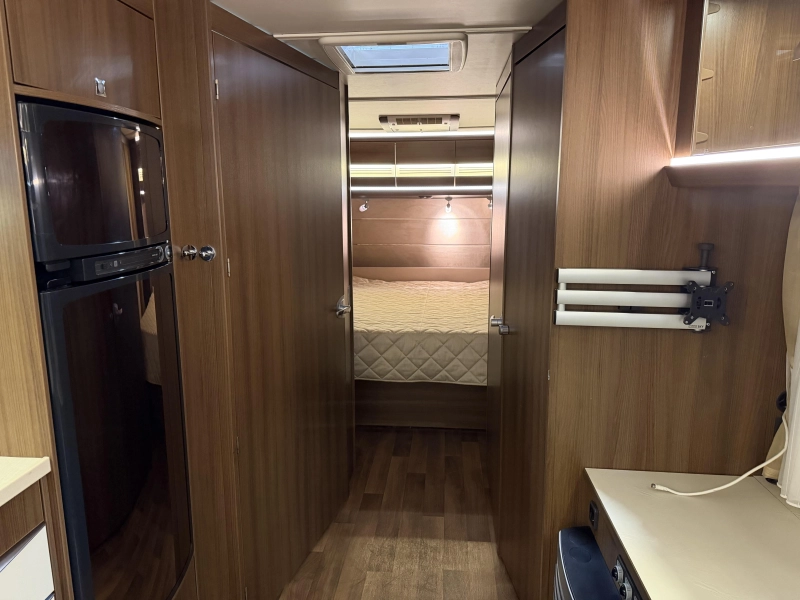 Dethleffs Beduin VIP 760 DR queensbed / full option  foto: 9