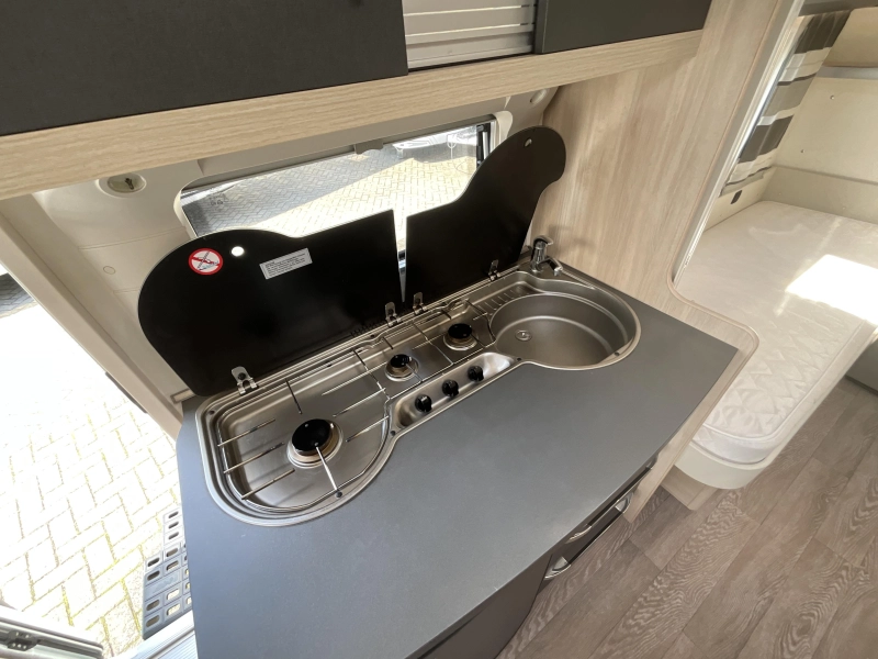 Hobby De Luxe Edition 460 LU ENKELE BEDDEN-MOVER  foto: 7