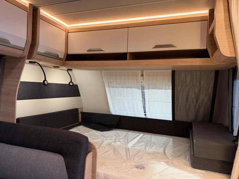 Knaus Sudwind Black Selection 500 QDK stapelbed / dwarsbed  foto: 13