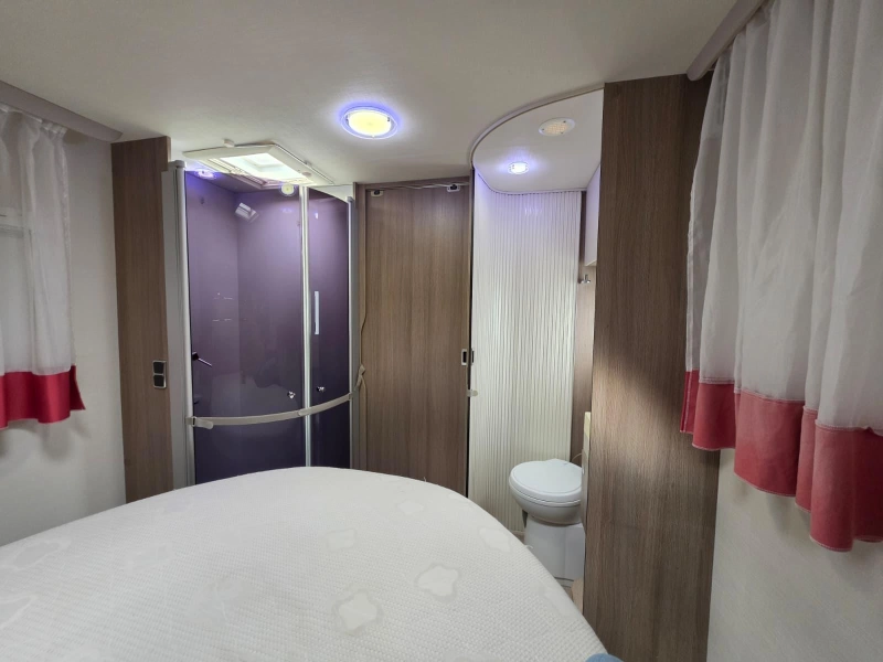 Challenger 288 EB Queensbed/Hefbed/155 pk  foto: 12