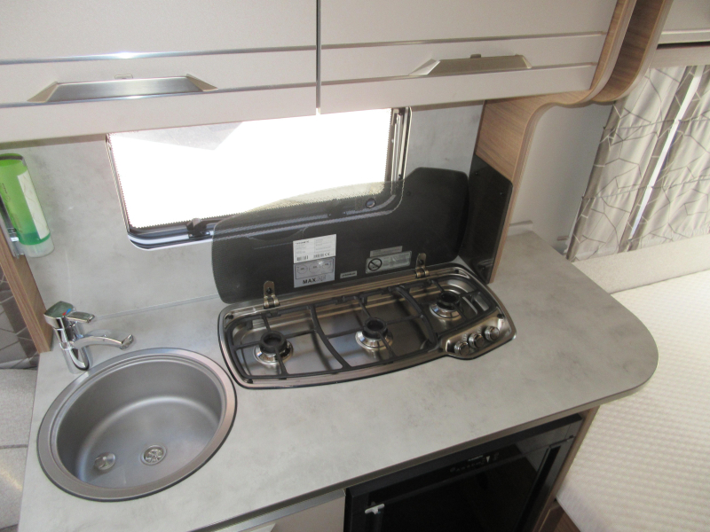 Knaus Sport 450 FU COMPLEET EN FRANSBED  foto: 6