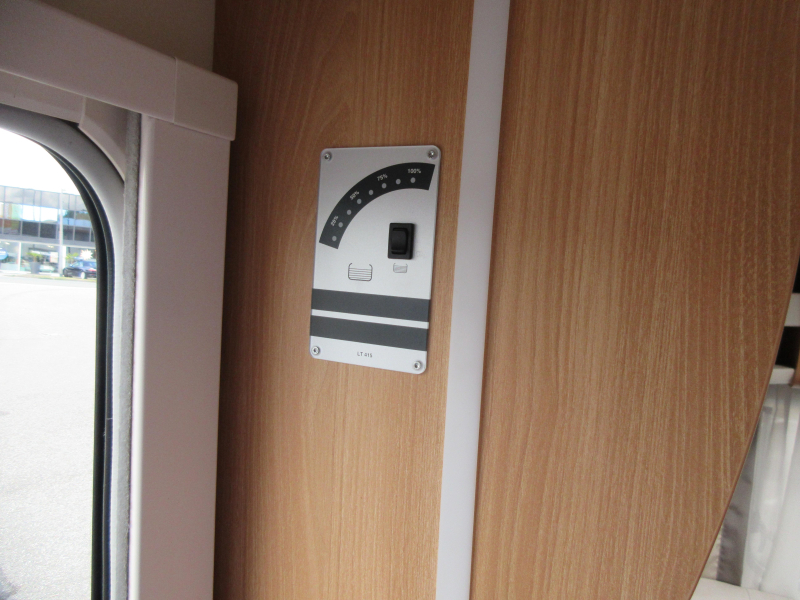 Knaus Sudwind Silver Selection 450 FU MET MULTINOVA VOORTENT  foto: 16