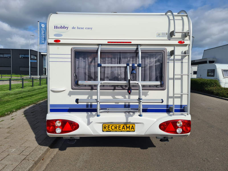Hobby De Luxe 460 UFE met luifel  foto: 2