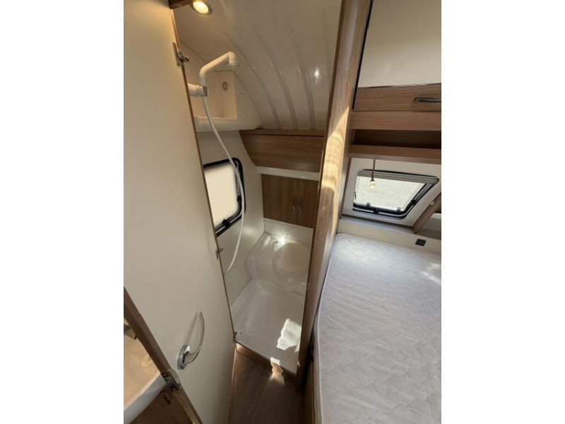Hobby De Luxe 460 UFE Incl. Mover Fietsendrager  foto: 18