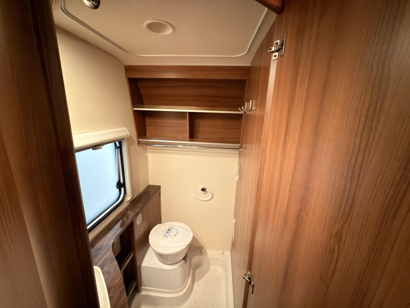 Knaus Sudwind Exclusive 580 UF mover+voortent+bankairco  foto: 11