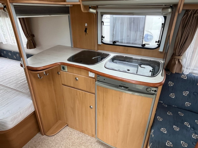 Avento 470 Tf Gran Turismo Franse bed , rondzit , Mover foto: 3