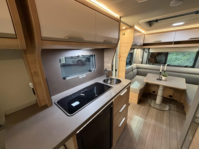 Knaus Sudwind Black Selection 500 EU enkele bedden / rondzit  foto: 7