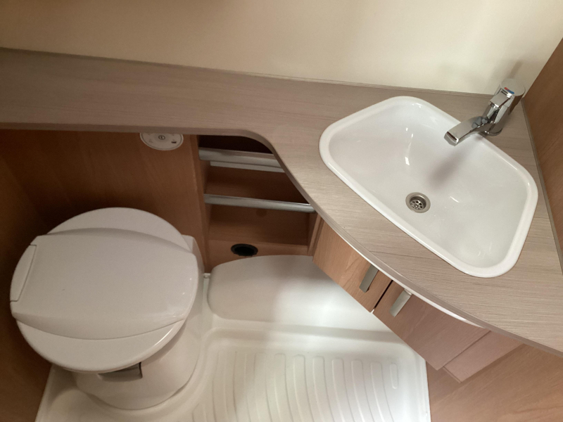 Knaus Sport 460 EU enkele bedden  foto: 14