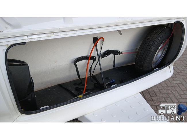 Hobby 560 UFE caravan fransbed/rondzit