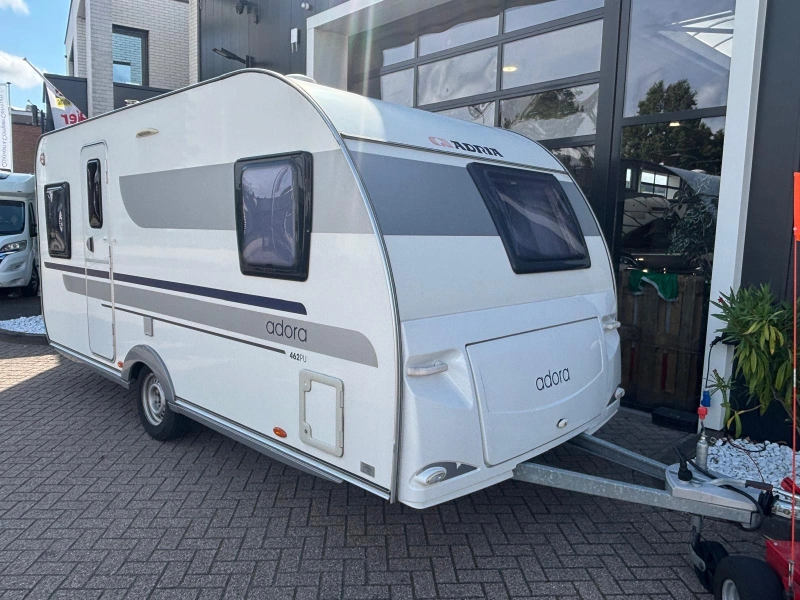 Adria Adora 462 PU voortent, fietsenrek.  foto: 15