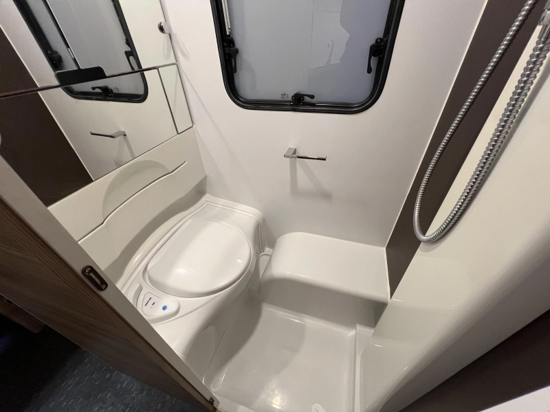 Adria Altea 472 LU Zakluifel fietsendrager  foto: 12