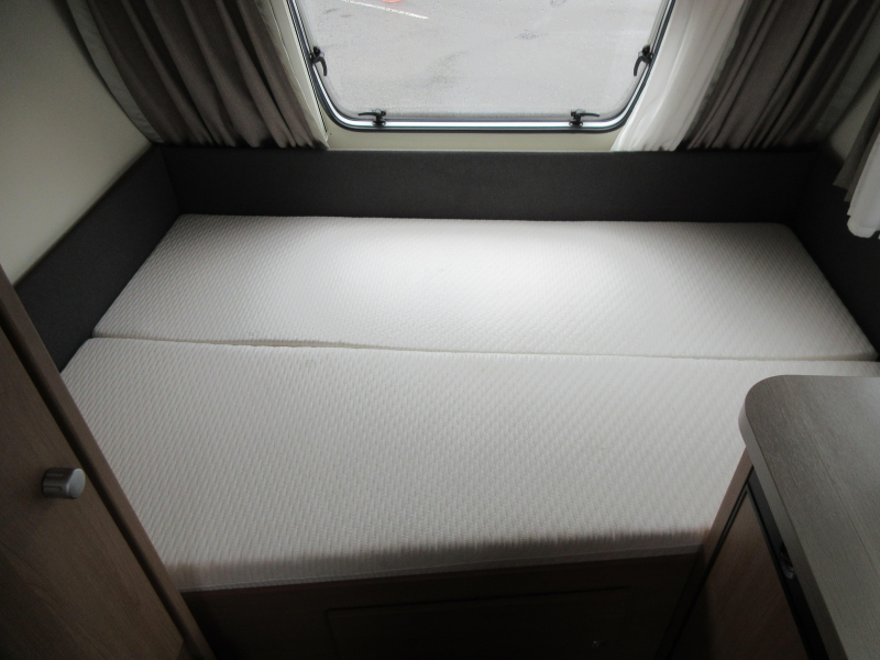 Knaus Sport 400 QD COMPACT, LUIFEL, VOORTENT  foto: 4