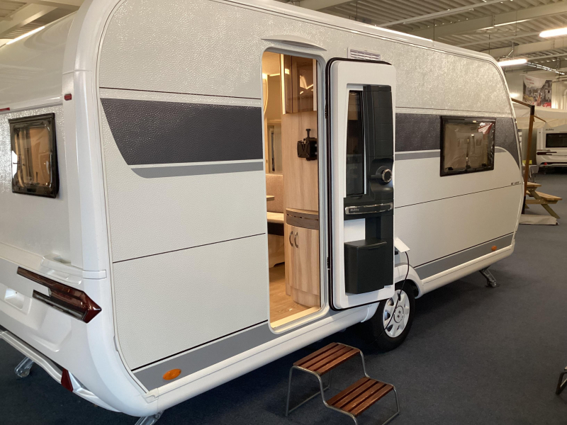 Hobby De Luxe 460 SFF Vrijstaand bed/ Douche  foto: 17
