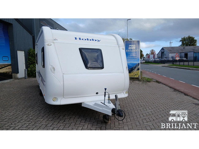 Hobby 560 UFE caravan fransbed/rondzit