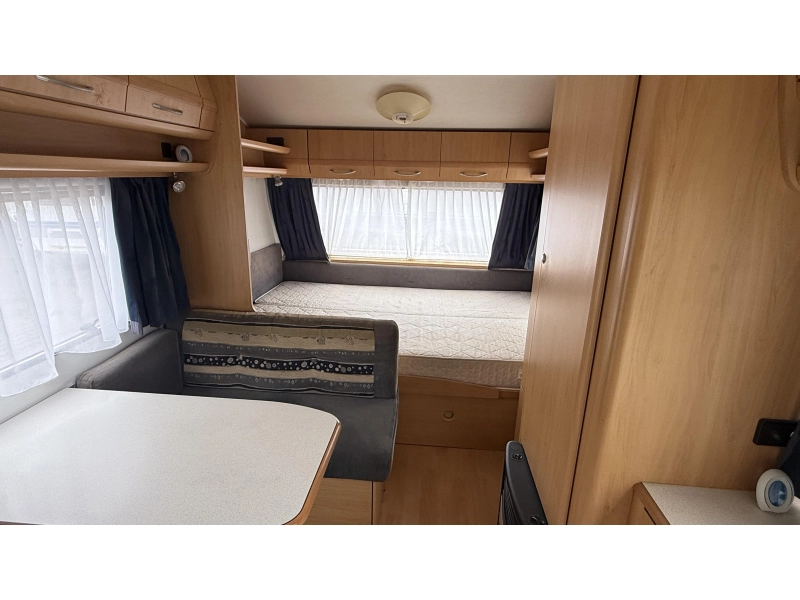 Beyerland Vitesse 460 MD eindkeuken zit vast bed  foto: 2