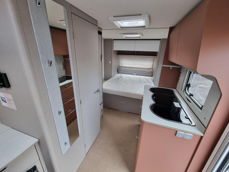 Bürstner Averso 485 TS  foto: 17