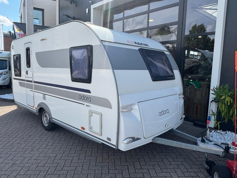 Adria Adora 462 PU voortent, fietsenrek.  foto: 15
