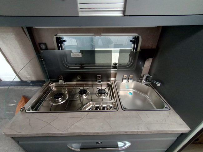 Hobby De Luxe 460 UFe foto: 9