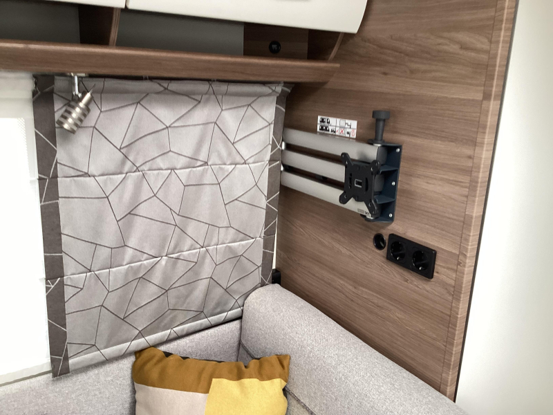Knaus Sport Silver Selection 400 QD mover,airco,luifel  foto: 16