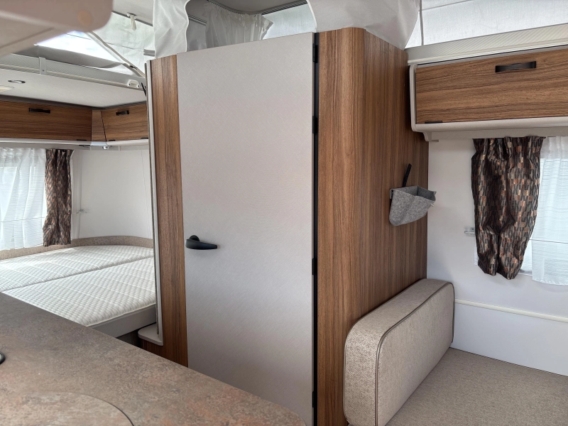 Eriba Touring 550 Legend Ventura Zilver  foto: 5